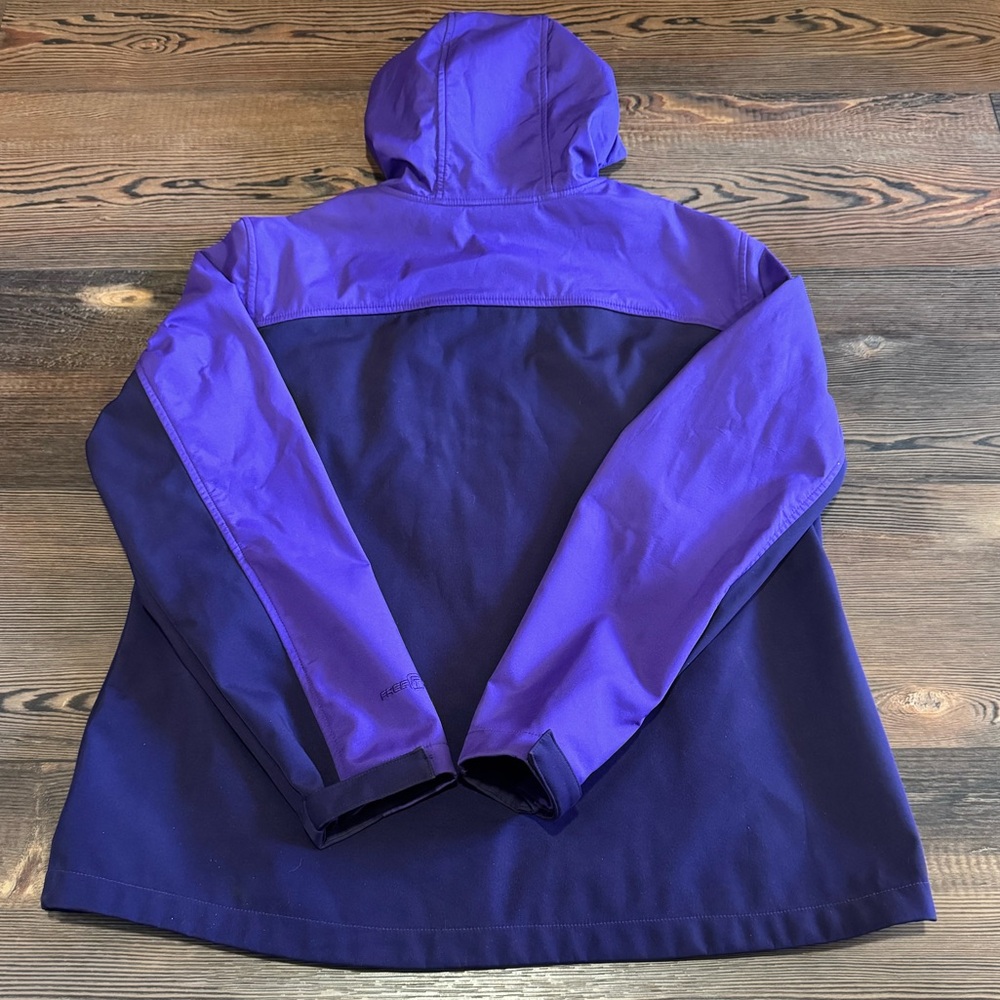 Free Tech Soft Shell Jacket - Picture 2 of 5